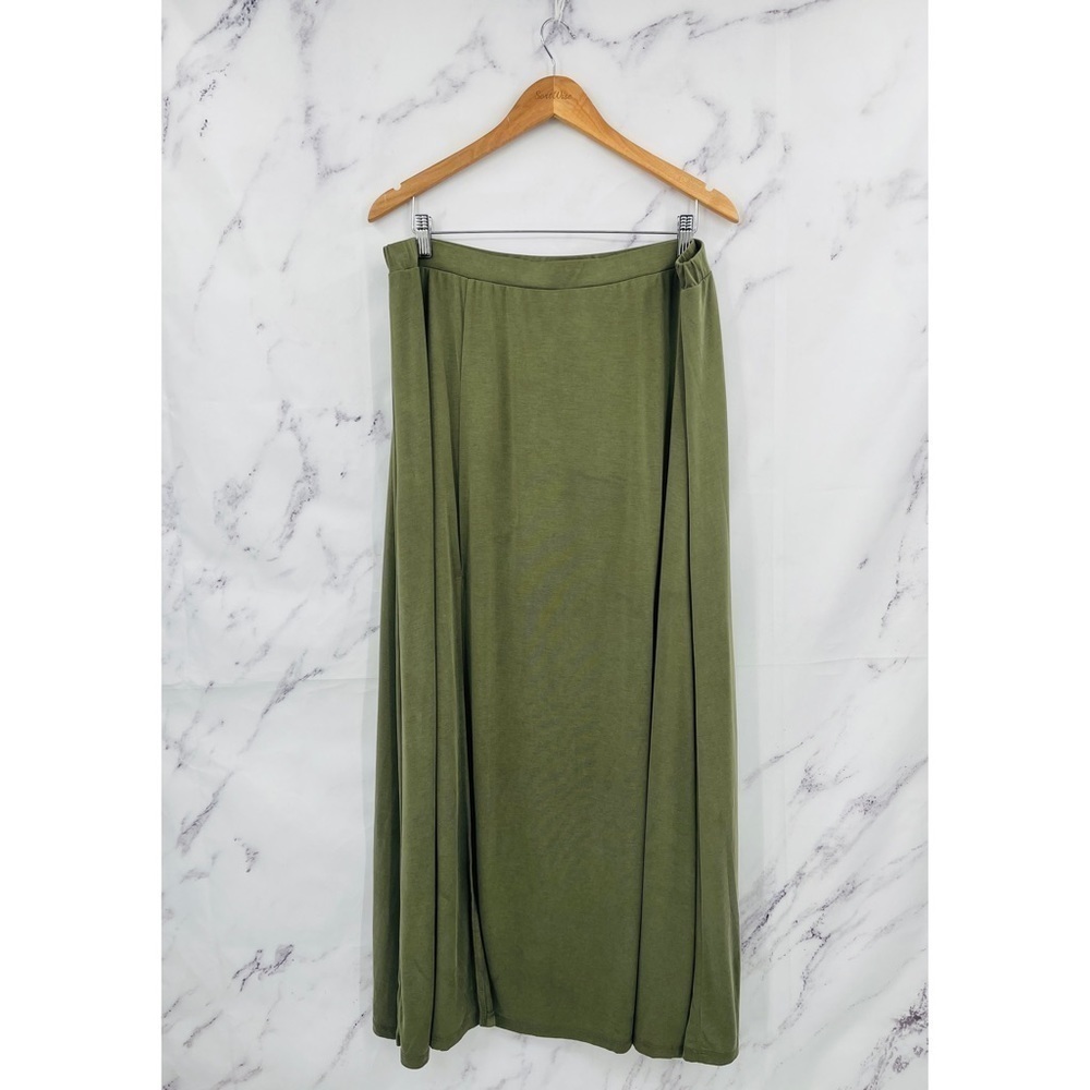 Versona High Slit Maxi Skirt Green